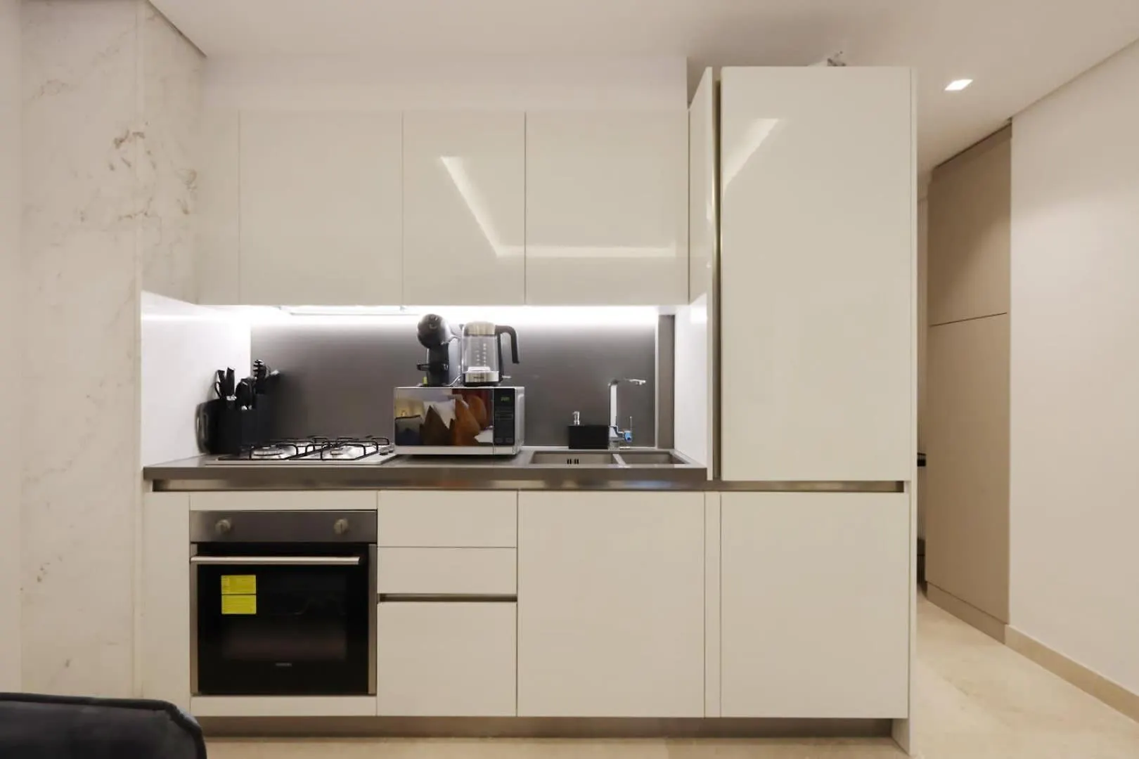 Modern Studio Near Dubai Mall Walk To Dubai Canal 0*,  United Arab Emirates