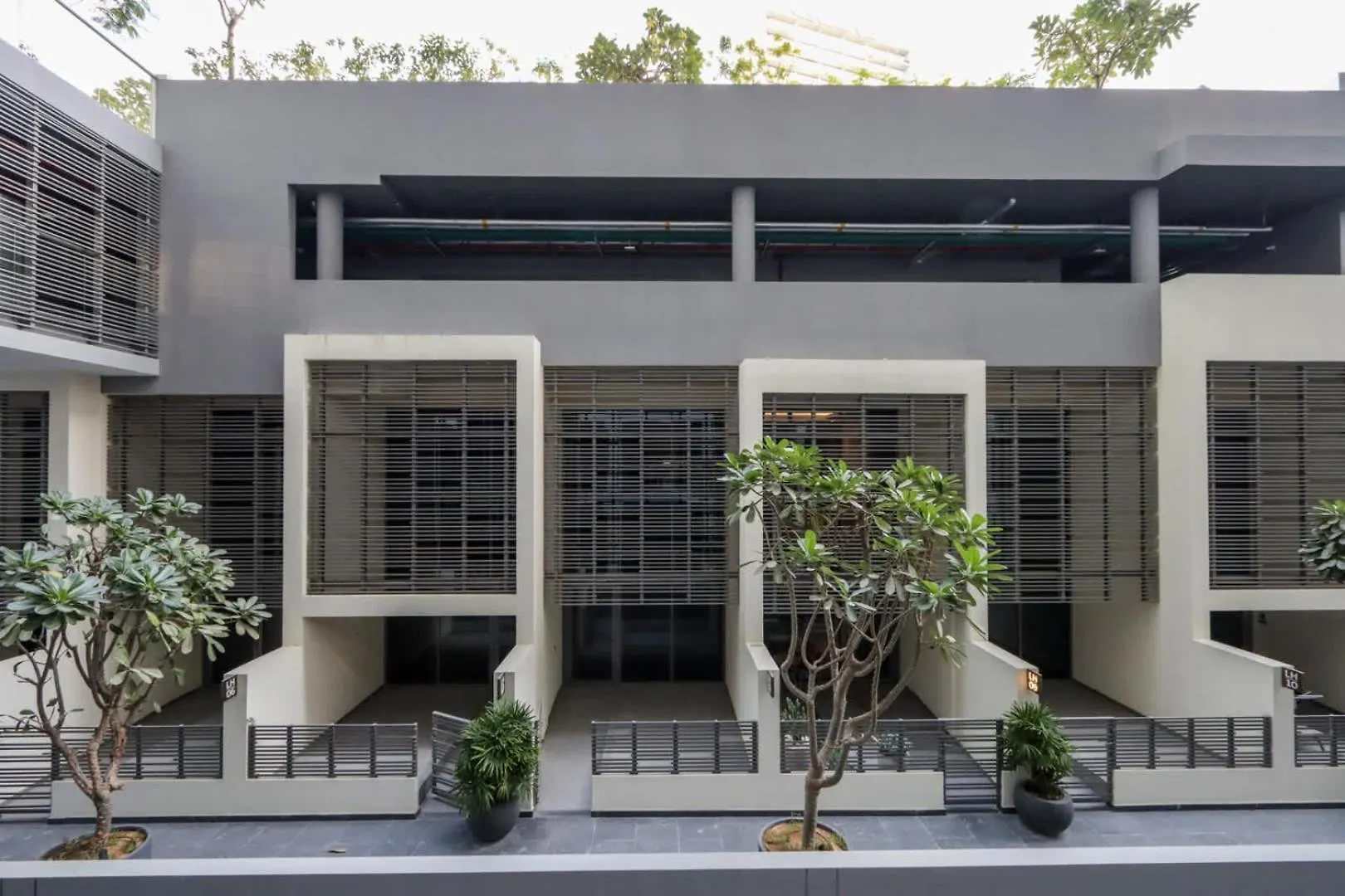 Modern Studio Near Dubai Mall Walk To Dubai Canal Apartment